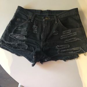 Aritzia ripped black jean shorts